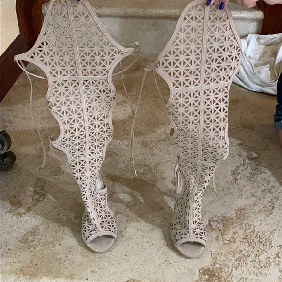 Shoes - Picture 1 of 4